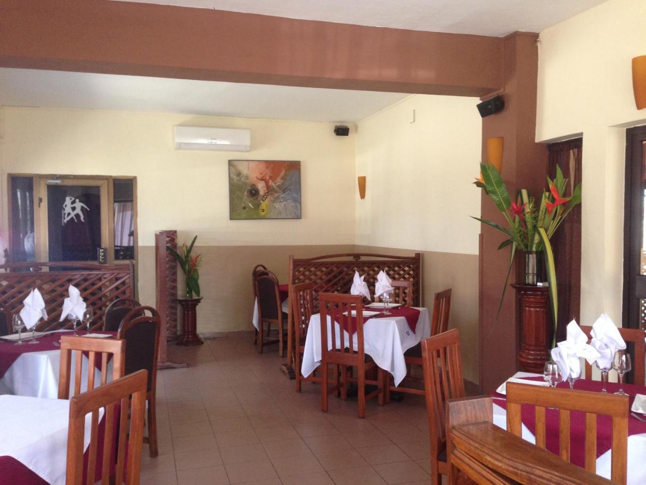 Acropole Hotel Cotonou Luaran gambar